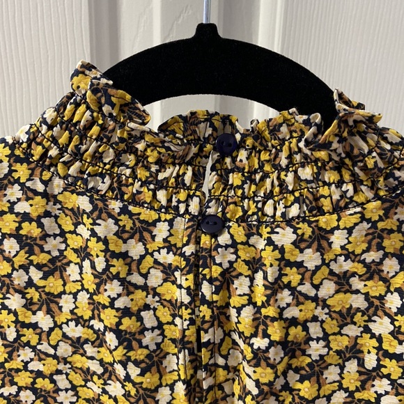 Ann Taylor Factory blouse. Great for the office or for a fun evening out. - Picture 3 of 3